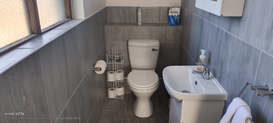 5 Bedroom Property for Sale in Bayview Western Cape